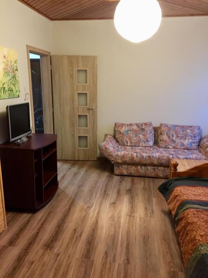 Appartement Elvira à Karlovy Vary Extérieur photo